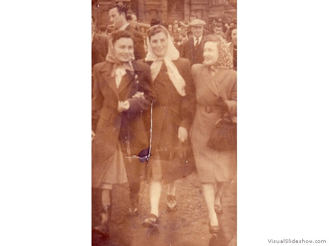 Ellen, Frances, Eva
O'Connell Bridge
August 1948